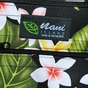 Nani Island Hawaiian Floral Crossbody Bag Zipper Pockets Adjustable Strap Hawaii
